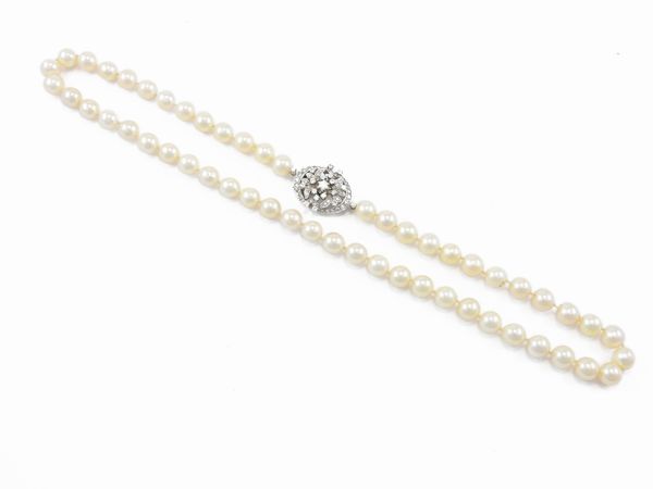 Collana di perla coltivate con fermezza in oro bianco e diamanti  - Asta Gioielli e Orologi - Associazione Nazionale - Case d'Asta italiane