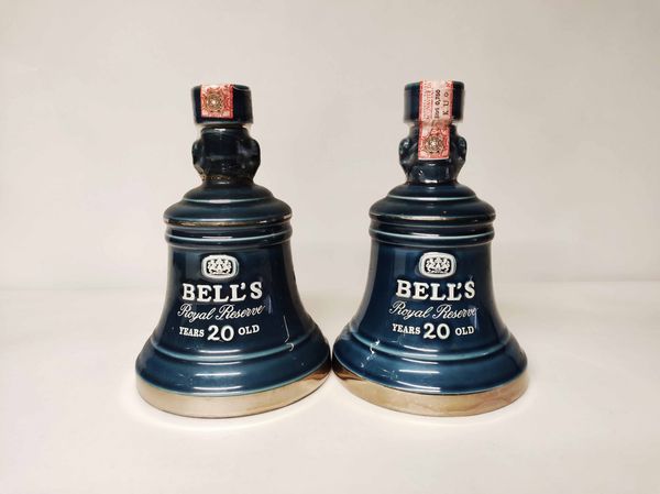 Bell's 20 Years Old Decanter Royal Reserve, Scoth Whisky  - Asta Whisky & Co. - Associazione Nazionale - Case d'Asta italiane