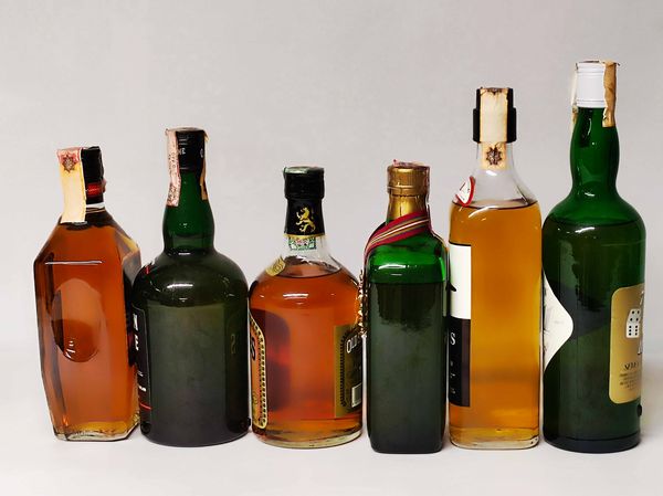 Royal Stewart, Queen Anne, Old Stones, Ambassador, Francis, Seven Eleven, Scoth Whisky  - Asta Whisky & Co. - Associazione Nazionale - Case d'Asta italiane