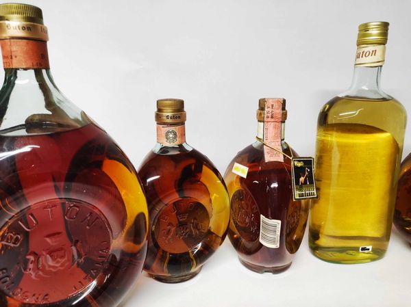 Vecchia Romagna Etichetta Bianca, Brandy  - Asta Whisky & Co. - Associazione Nazionale - Case d'Asta italiane