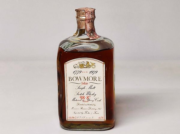 Bowmore Bicentenary, Single Malt Whisky  - Asta Whisky & Co. - Associazione Nazionale - Case d'Asta italiane