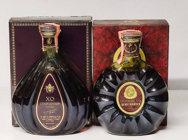 Courvoisier Xo & Remy Martin Centaure Xo, Cognac  - Asta Whisky & Co. - Associazione Nazionale - Case d'Asta italiane