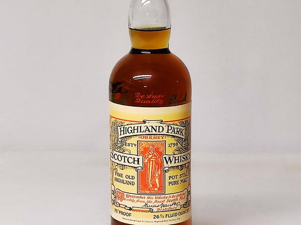 Highland Park Magnus Edition, Pure Malt Whisky  - Asta Whisky & Co. - Associazione Nazionale - Case d'Asta italiane