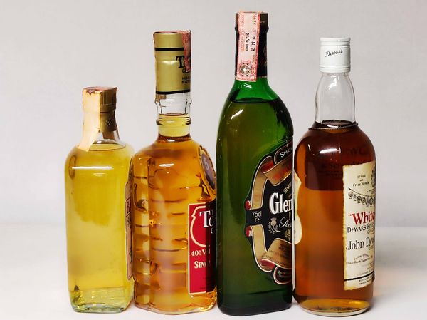 Balblair, Glenlivet, Glenfiddich, White Label, Scoth Whisky  - Asta Whisky & Co. - Associazione Nazionale - Case d'Asta italiane