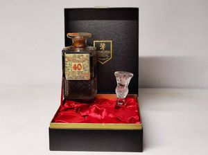 Macallan-Glenlivet 40 Years Old Decanter, Pure Malt Scoth Whisky  - Asta Whisky & Co. - Associazione Nazionale - Case d'Asta italiane