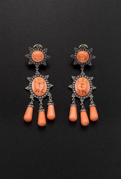 Angela Puttini - Capri. Orecchini pendenti in corallo e diamanti  - Asta Gioielli - Associazione Nazionale - Case d'Asta italiane