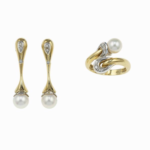 Demi-paure composta da orecchini ed anello con perle e diamanti  - Asta Gioielli - Associazione Nazionale - Case d'Asta italiane