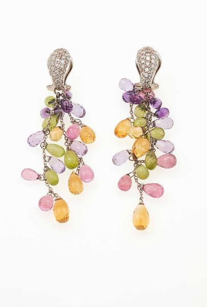 Scavia. Orecchini pendenti con corindoni multicolor taglio briolette e diamanti<BR>  - Asta Gioielli - Associazione Nazionale - Case d'Asta italiane