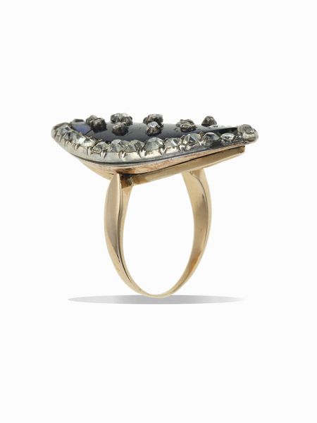 Anello marquise con smalto e diamanti di vecchio taglio  - Asta Gioielli - Associazione Nazionale - Case d'Asta italiane