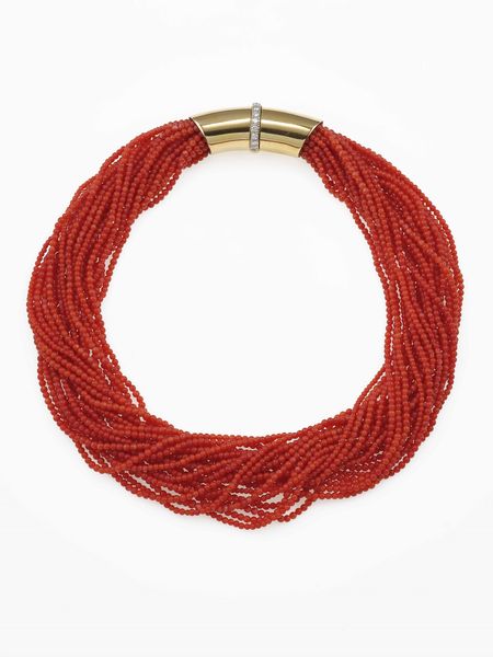 Repossi. Girocollo torsade in corallo con diamanti  - Asta Gioielli - Associazione Nazionale - Case d'Asta italiane