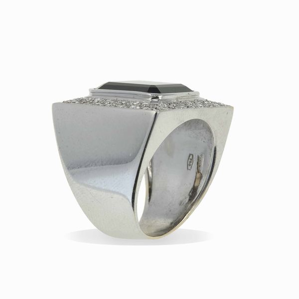 Anello con onice e diamanti  - Asta Gioielli - Associazione Nazionale - Case d'Asta italiane