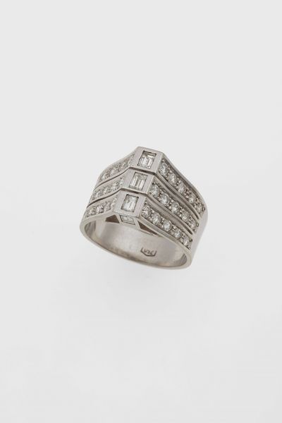 Anello con diamanti  - Asta Gioielli - Associazione Nazionale - Case d'Asta italiane