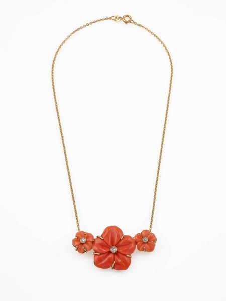 Pendente con corallo inciso e diamanti  - Asta Gioielli - Associazione Nazionale - Case d'Asta italiane