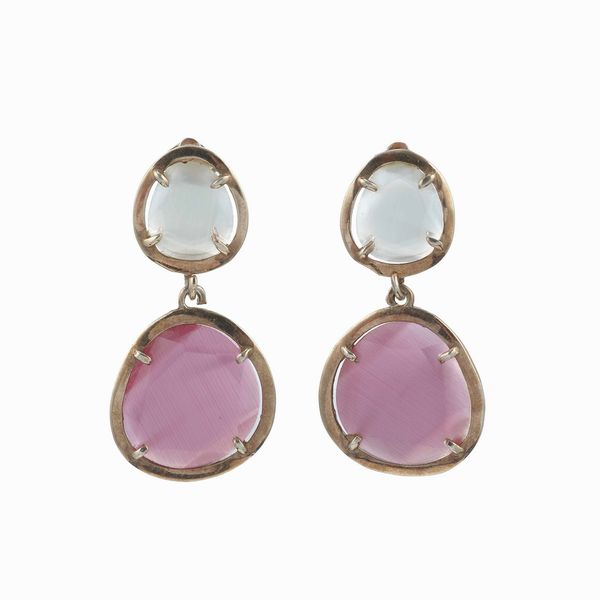 Lotto costituito da tre paia di orecchini con corallo, perle pietre dure e jem set  - Asta Gioielli - Associazione Nazionale - Case d'Asta italiane