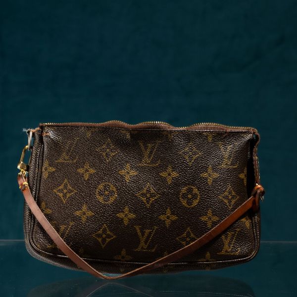 Louis Vuitton Pochette  - Asta Luxury Vintage e Penne da Collezione - Associazione Nazionale - Case d'Asta italiane