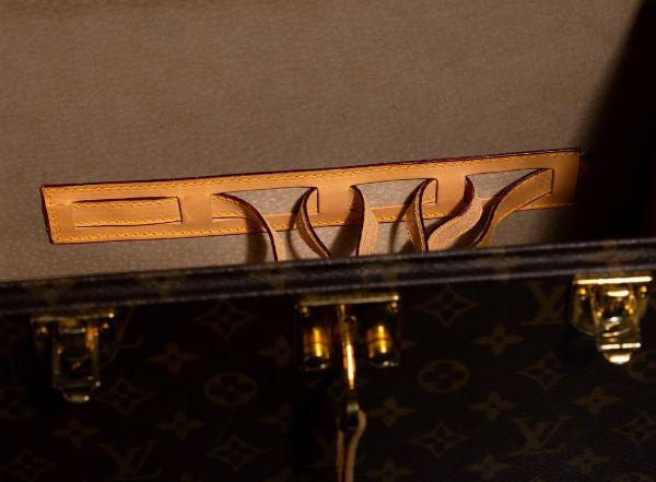 Louis Vuitton Beauty Cse  - Asta Luxury Vintage e Penne da Collezione - Associazione Nazionale - Case d'Asta italiane