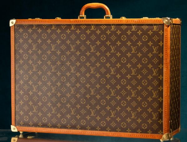 Louis Vuitton valigia modello Alzer  - Asta Luxury Vintage e Penne da Collezione - Associazione Nazionale - Case d'Asta italiane