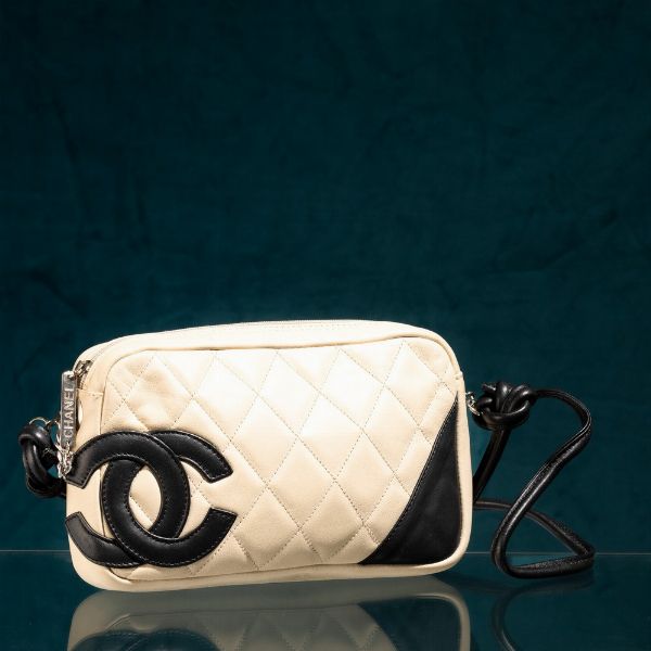 Chanel Pochette Cambon Ligne  - Asta Luxury Vintage e Penne da Collezione - Associazione Nazionale - Case d'Asta italiane