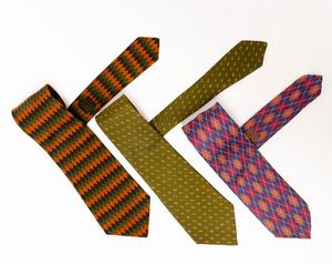 Herms lotto di tre cravatte<BR>  - Asta Luxury Vintage e Penne da Collezione - Associazione Nazionale - Case d'Asta italiane