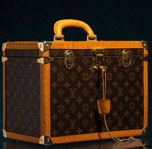 Louis Vuitton Beauty Cse  - Asta Luxury Vintage e Penne da Collezione - Associazione Nazionale - Case d'Asta italiane