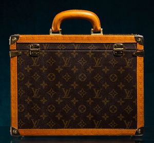 Louis Vuitton Beauty Cse  - Asta Luxury Vintage e Penne da Collezione - Associazione Nazionale - Case d'Asta italiane