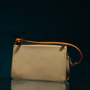 Louis Vuitton Pochette  - Asta Luxury Vintage e Penne da Collezione - Associazione Nazionale - Case d'Asta italiane
