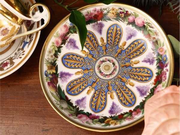 Due tazze in porcellana da collezione  - Asta Una casa al Ponte Vecchio - Associazione Nazionale - Case d'Asta italiane