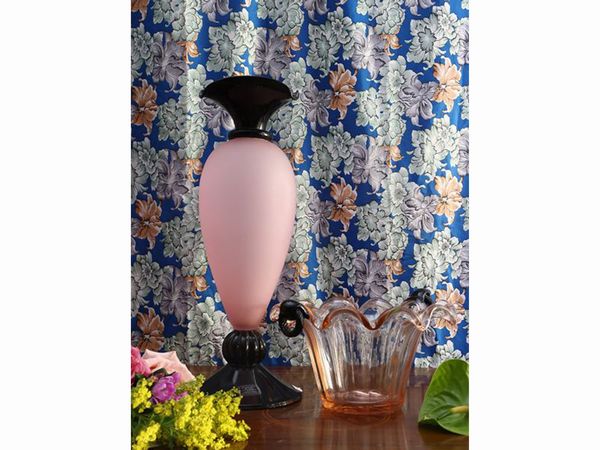 Due vasi in vetro nei toni del rosa  - Asta Una casa al Ponte Vecchio - Associazione Nazionale - Case d'Asta italiane