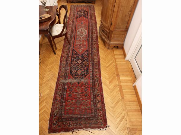 Galleria caucasica di vecchia manifattura  - Asta Una casa al Ponte Vecchio - Associazione Nazionale - Case d'Asta italiane