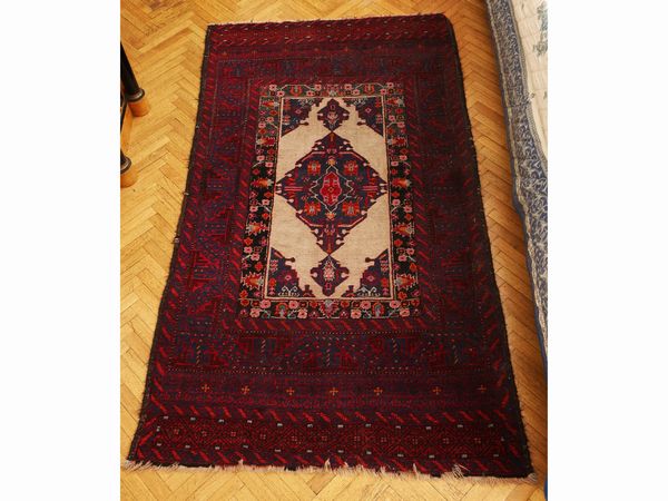 Tre piccoli tappeti caucasici  - Asta Una casa al Ponte Vecchio - Associazione Nazionale - Case d'Asta italiane