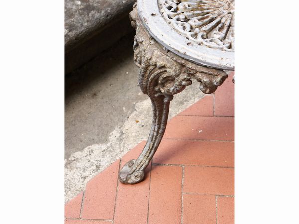 Serie di tre sedie da giardino in ghisa  - Asta Una casa al Ponte Vecchio - Associazione Nazionale - Case d'Asta italiane