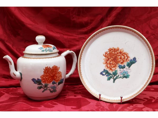 Grande teiera in porcellana  - Asta Una casa al Ponte Vecchio - Associazione Nazionale - Case d'Asta italiane