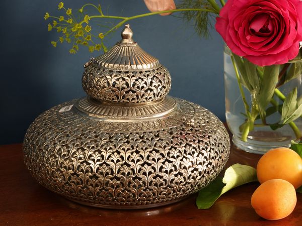 Scatola portaessenze in argento  - Asta Una casa al Ponte Vecchio - Associazione Nazionale - Case d'Asta italiane