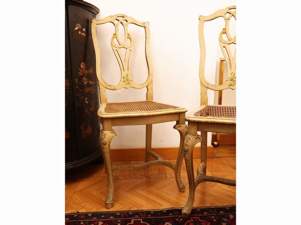 Coppia di sedie in legno laccato  - Asta Una casa al Ponte Vecchio - Associazione Nazionale - Case d'Asta italiane