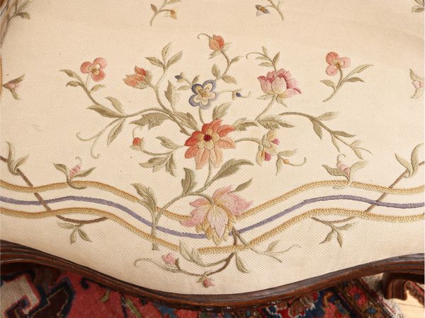 Poltrona in noce  - Asta Una casa al Ponte Vecchio - Associazione Nazionale - Case d'Asta italiane