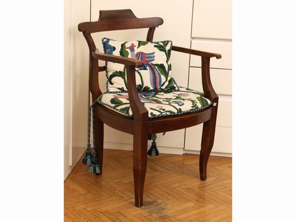 Poltroncina in noce  - Asta Una casa al Ponte Vecchio - Associazione Nazionale - Case d'Asta italiane