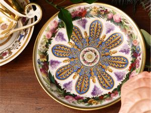 Due tazze in porcellana da collezione  - Asta Una casa al Ponte Vecchio - Associazione Nazionale - Case d'Asta italiane