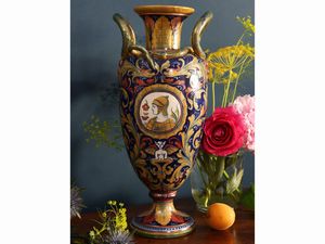 Vaso ad anfora in terracotta smaltata a lustro, Gualdo Tadino  - Asta Una casa al Ponte Vecchio - Associazione Nazionale - Case d'Asta italiane