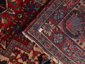 Grande tappeto persiano di vecchia manifattura  - Asta Una casa al Ponte Vecchio - Associazione Nazionale - Case d'Asta italiane