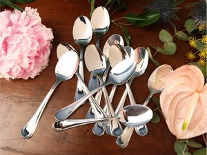 Sette tazzine in porcellana da collezione  - Asta Una casa al Ponte Vecchio - Associazione Nazionale - Case d'Asta italiane