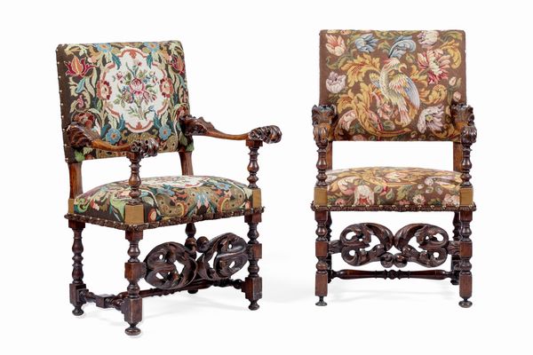 Due poltrone in noce intagliato. XVII-XVIII secolo  - Asta Dimore italiane - Associazione Nazionale - Case d'Asta italiane