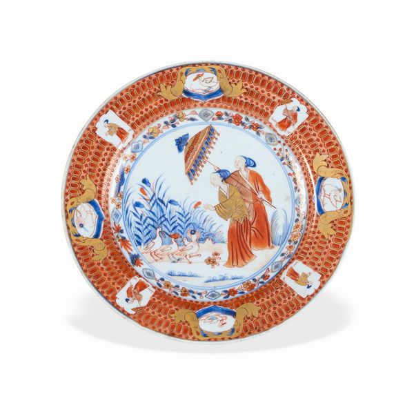 Piatto in porcellana Imari con decoro La Dame au Parasol, Cina, Dinastia Qing, epoca Qianlong (1736-1796)  - Asta Dimore italiane - Associazione Nazionale - Case d'Asta italiane