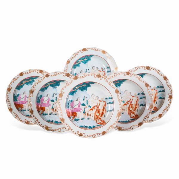 Sei piatti in porcellana  raffiguranti Giudizi di Paride e scene mitologiche, Cina XVIII secolo  - Asta Dimore italiane - Associazione Nazionale - Case d'Asta italiane