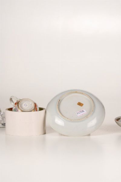 Coppia di tazzine, porcellana, Cina, Dinastia Qing, epoca Qianlong (1736-1796)  - Asta Dimore italiane - Associazione Nazionale - Case d'Asta italiane