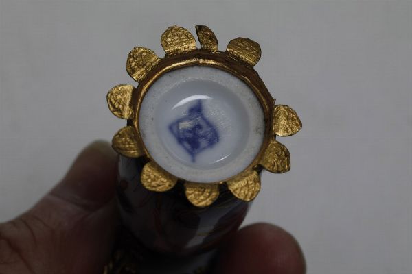 Due vasi a doppia zucca e due piccoli vasetti, Giappone, XVIII e XIX secolo  - Asta Dimore italiane - Associazione Nazionale - Case d'Asta italiane