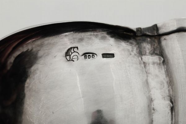 Zuccheriera e ciotola a conchiglia. Argenteria veneta del XX secolo  - Asta Dimore italiane - Associazione Nazionale - Case d'Asta italiane