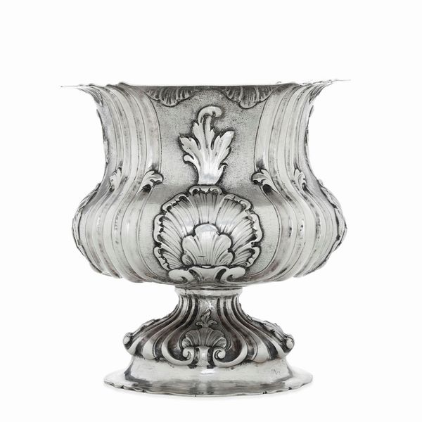 Vaso. Argenteria artistica italiana del XX secolo  - Asta Dimore italiane - Associazione Nazionale - Case d'Asta italiane