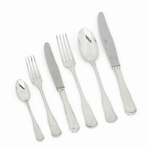 Servizio di posate. Argenteria italiana del XX secolo. Argentiere Ricci & C. Alessandria  - Asta Dimore italiane - Associazione Nazionale - Case d'Asta italiane