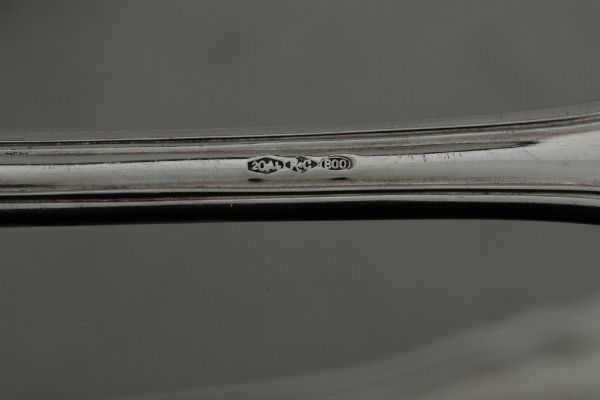 Servizio di posate. Argenteria italiana del XX secolo. Argentiere Ricci & C. Alessandria  - Asta Dimore italiane - Associazione Nazionale - Case d'Asta italiane