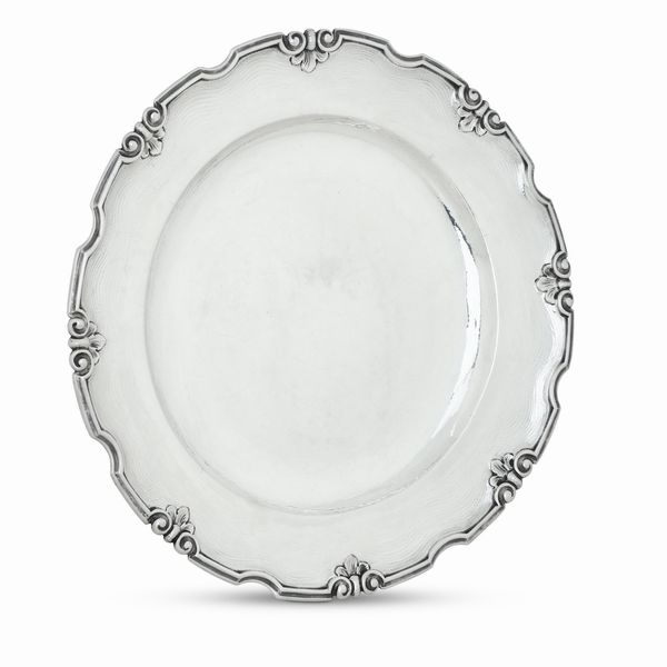 Piatto da portata. Argenteria italiana del XX secolo  - Asta Dimore italiane - Associazione Nazionale - Case d'Asta italiane